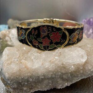 3.1.26-29 80’s Black Butterflies & 🦋 Floral Enamel Cloisonné Hinge Bracelet